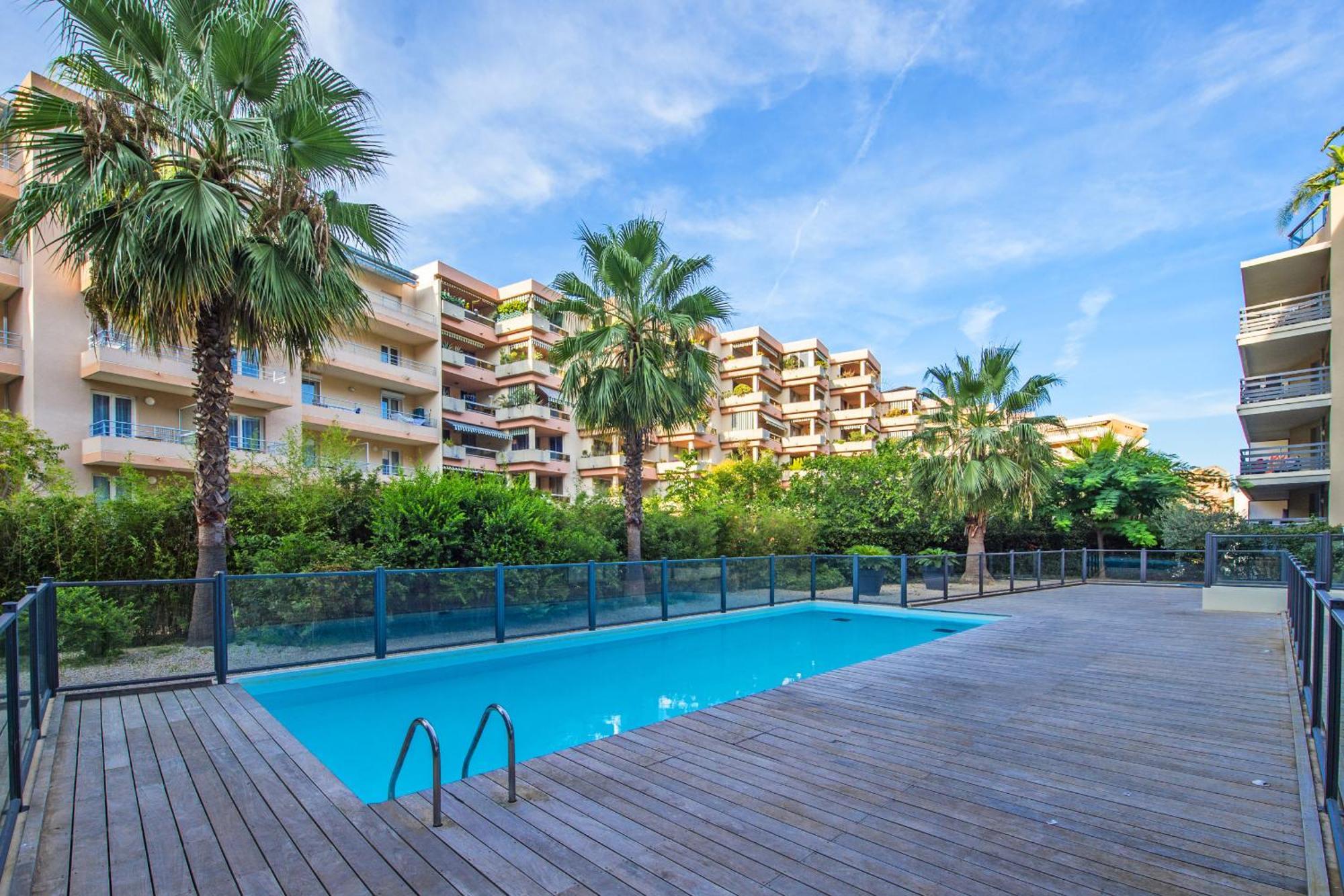 "L'Idyllique" Parking, Piscine, Plage, Calme Assure, Gare ロクブリュヌ＝カップ＝マルタン エクステリア 写真